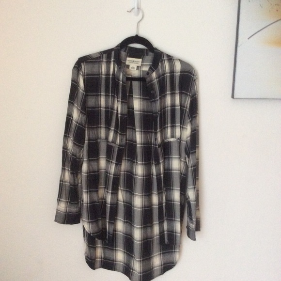 Button down plaid shirt - Picture 1 of 2